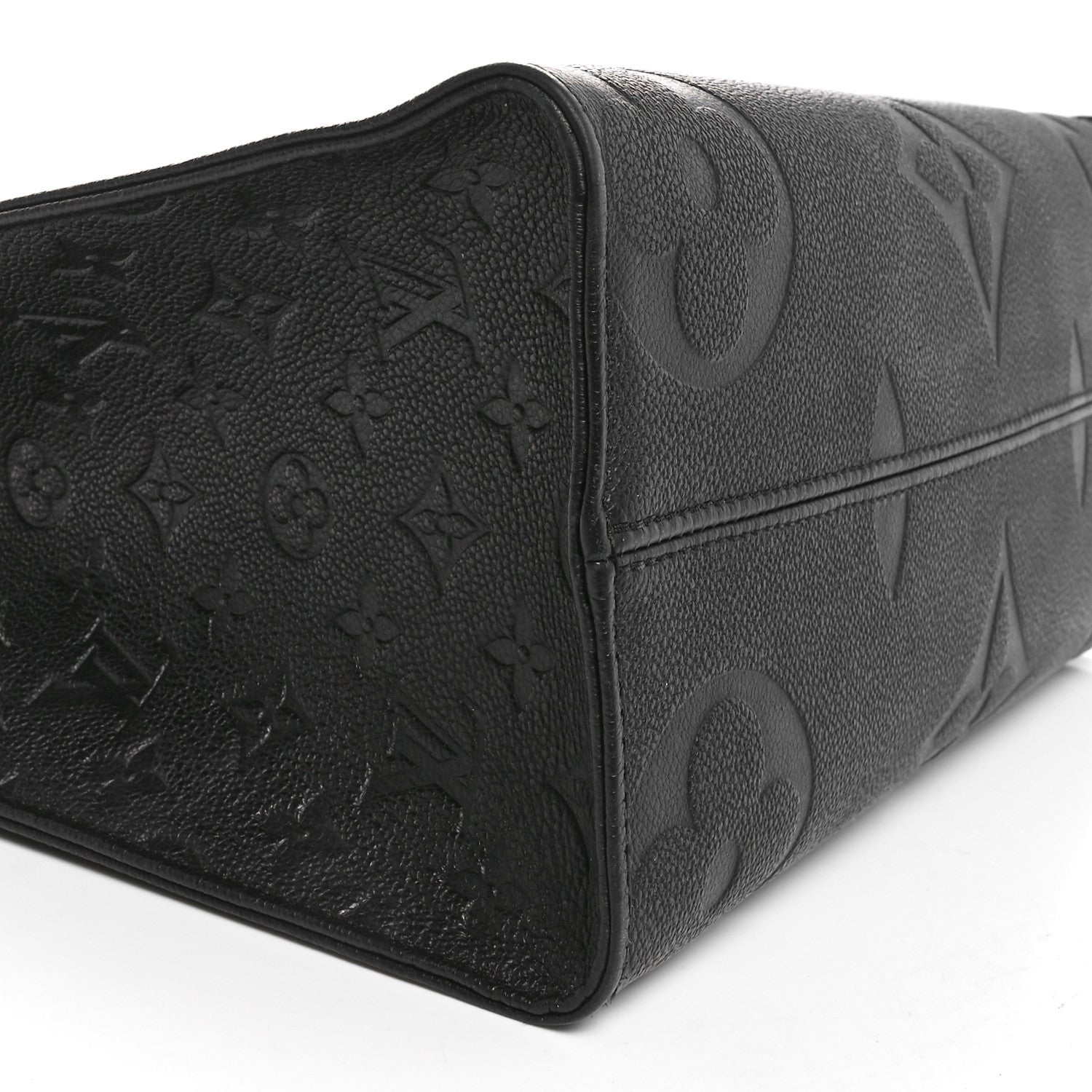 Louis Vuitton Empreinte Monogram Giant OnTheGo MM Black 8 of 9