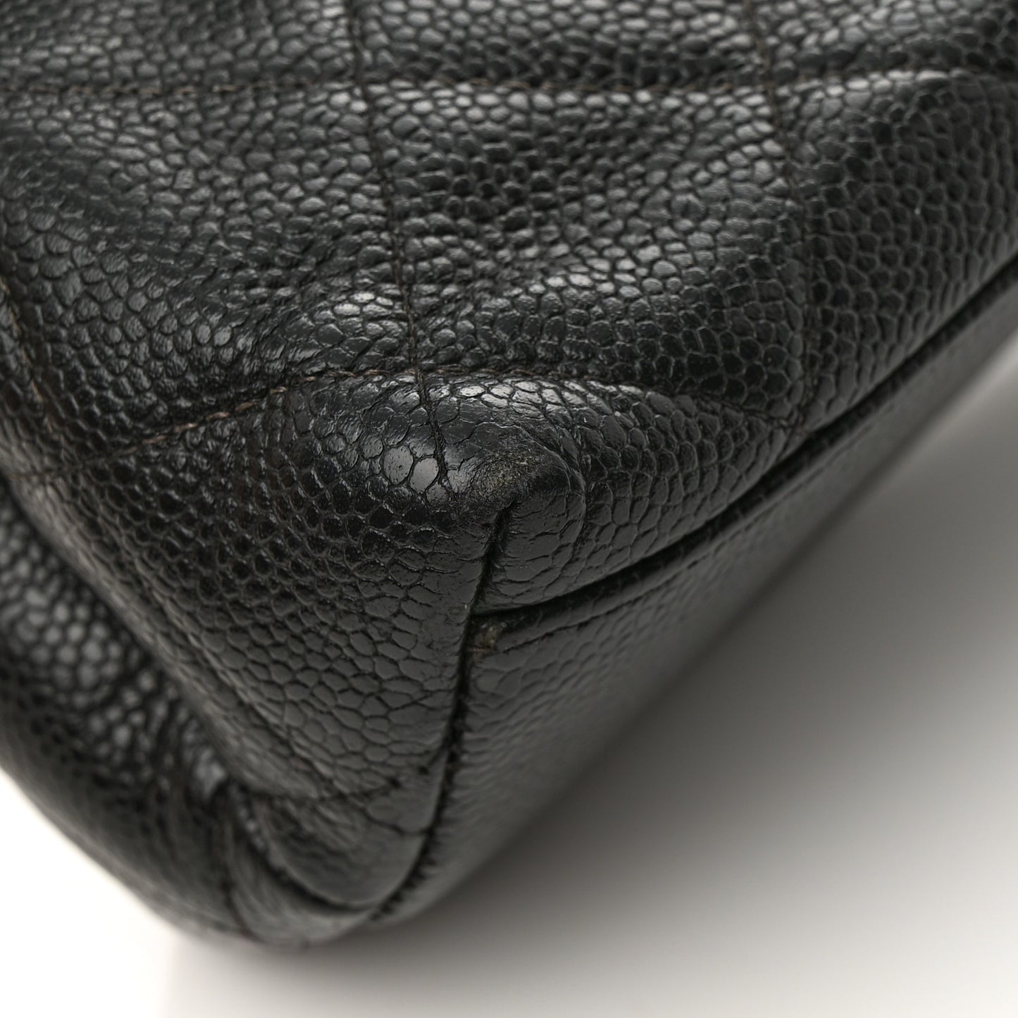 Caviar Quilted CC Shoulder Bag Black