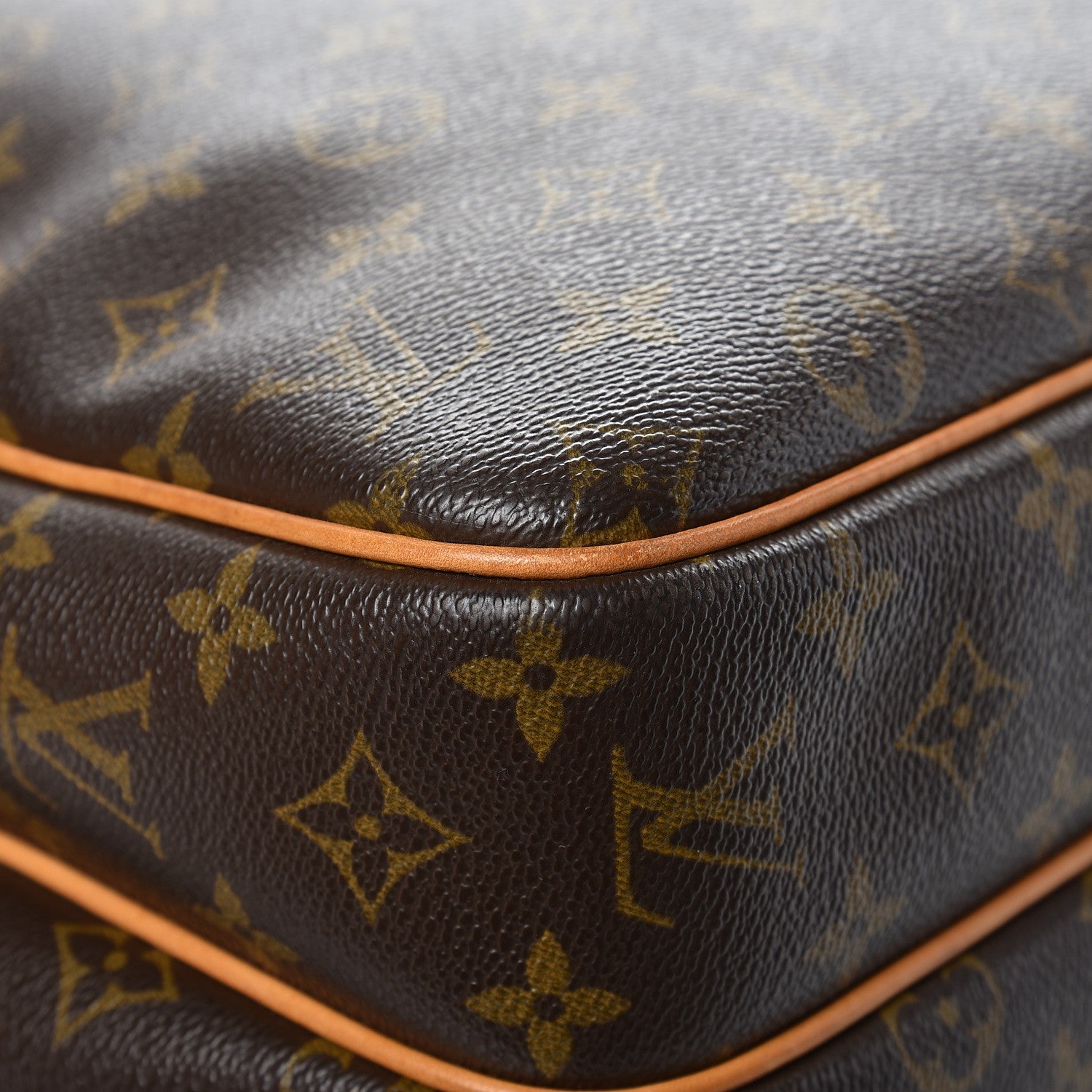 Louis Vuitton Monogram Reporter GM 10 of 17
