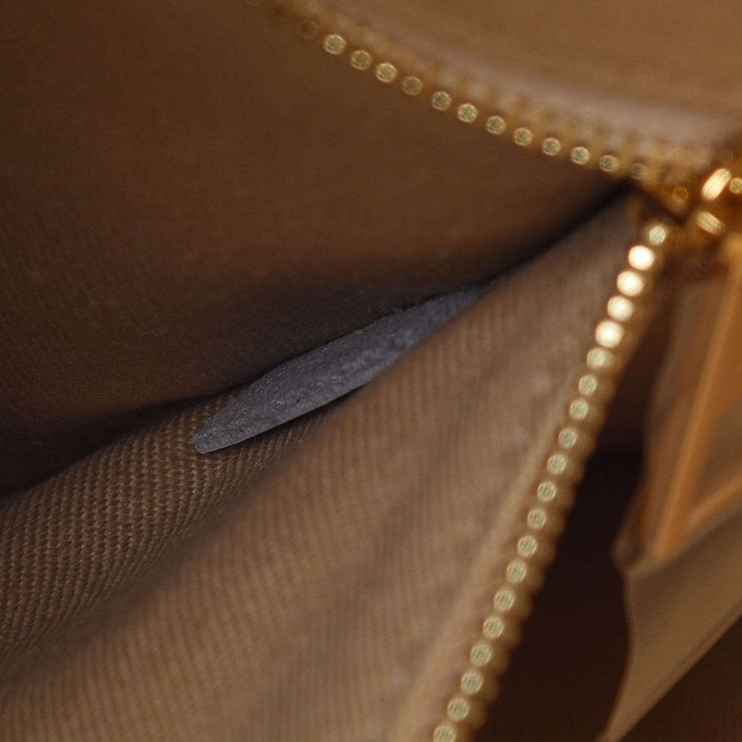 Monogram Giant Onthego GM Kaki Beige