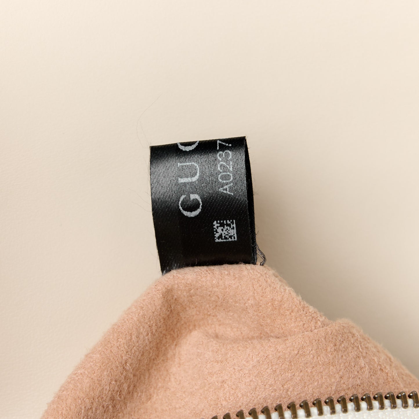 Calfskin Matelasse Small GG Marmont Shoulder Bag White