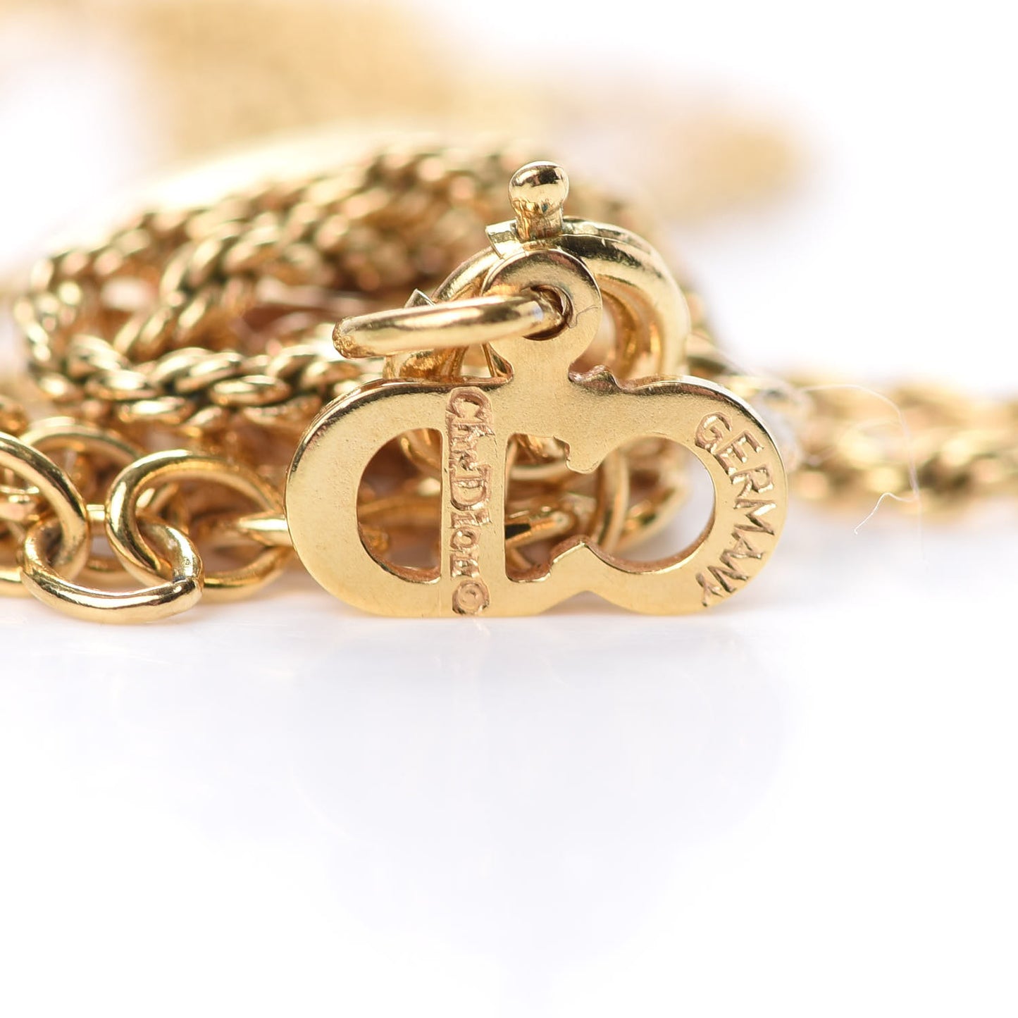 Metal Logo Necklace Gold