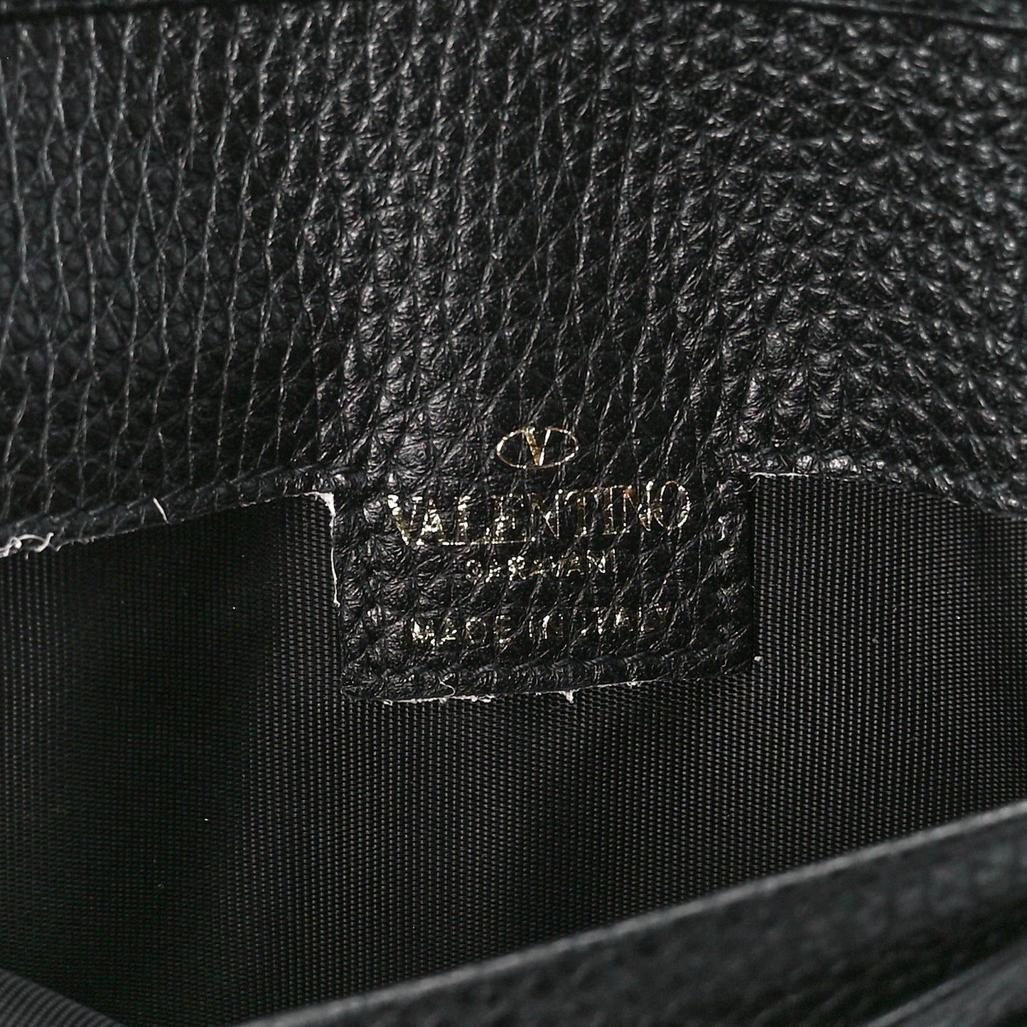 Pebbled Calfskin Rockstud Fold Zip Wallet Black