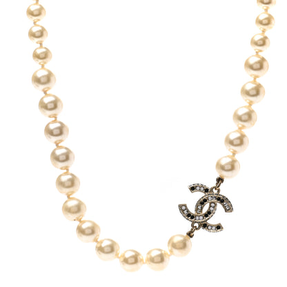 Chanel Pearl Crystal CC Short Necklace Gold Black 1 of 5