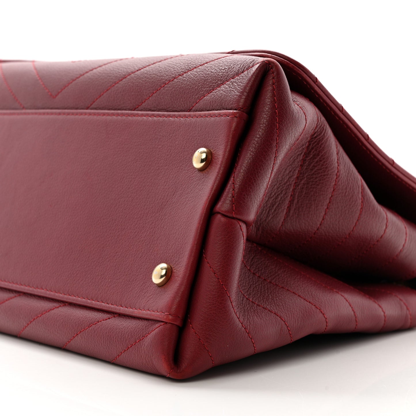 Grained Calfskin Stitched Chevron Medium Chic Top Handle Flap Red