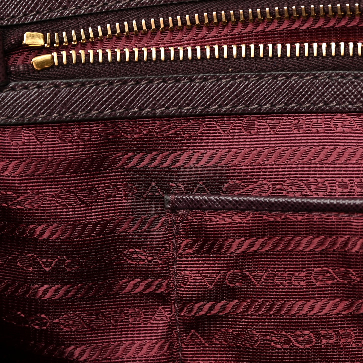 Saffiano Lux Large Galleria Double Zip Tote Granato