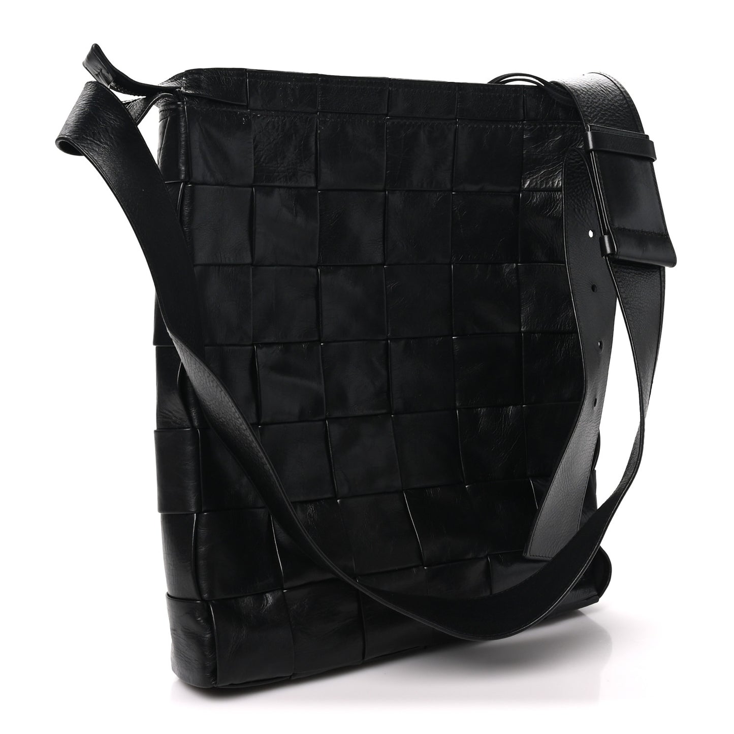Paper Calfskin Maxi Intrecciato Cassette Messenger Black
