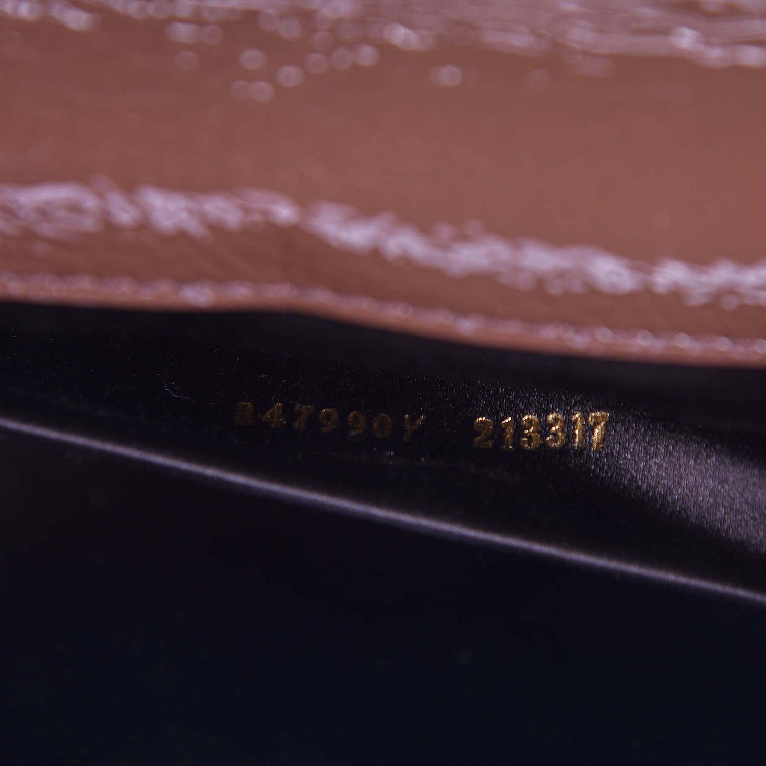 Saint Laurent Textured Patent Calfskin Monogram Large Belle De Jour Clutch Nude 9 of 11