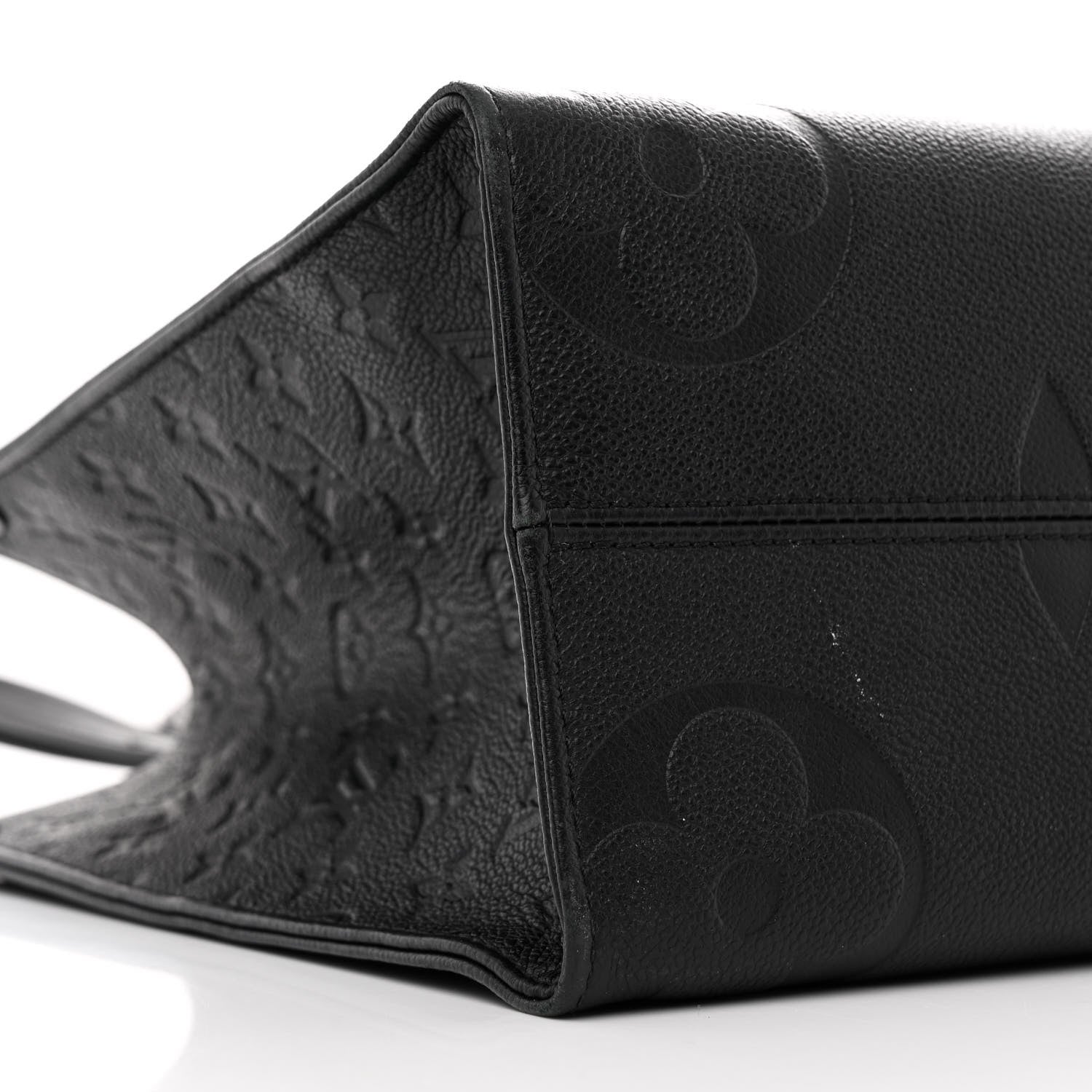 Louis Vuitton Empreinte Monogram Giant OnTheGo MM Black 8 of 9