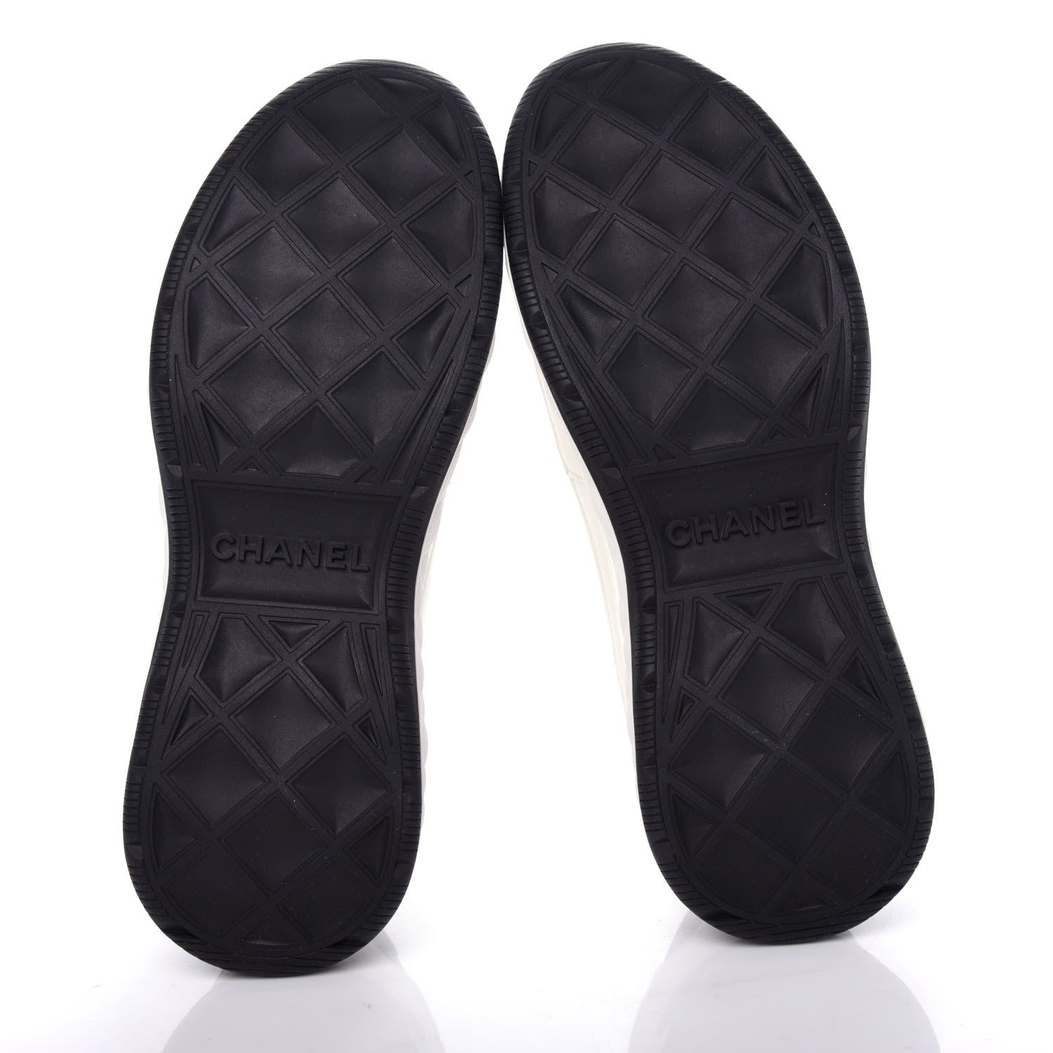 Chanel Velvet Calfskin Mixed Fibers CC Sneakers 38 White Black 6 of 11