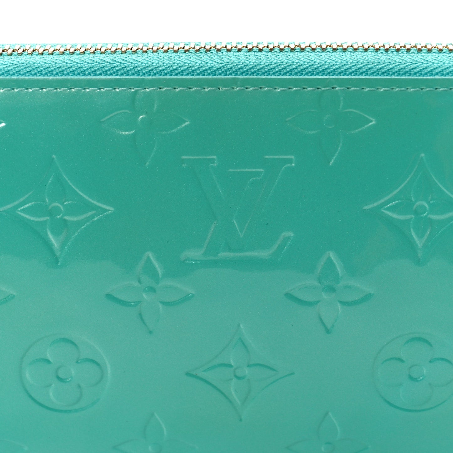 LOUIS VUITTON Vernis Zippy Wallet Bleu Lagon