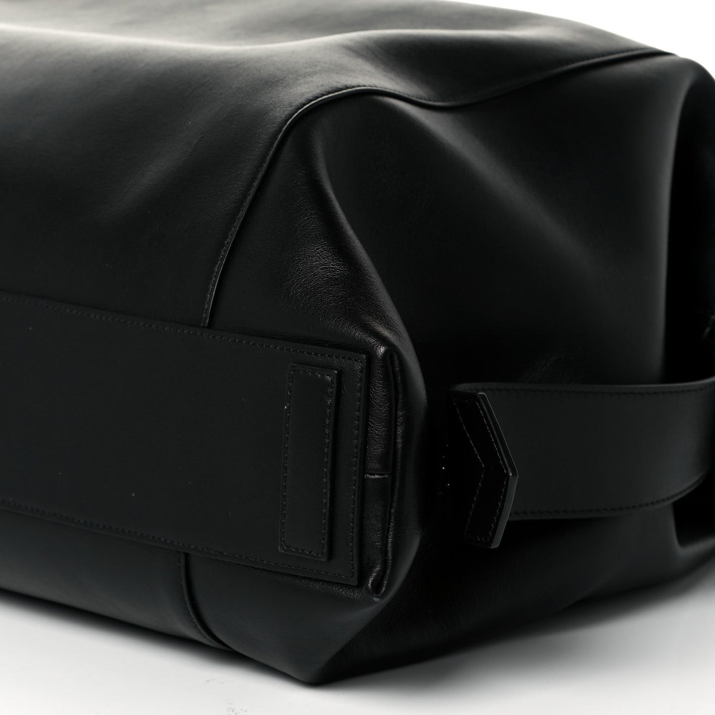 Smooth Calfskin Medium Soft Antigona Black