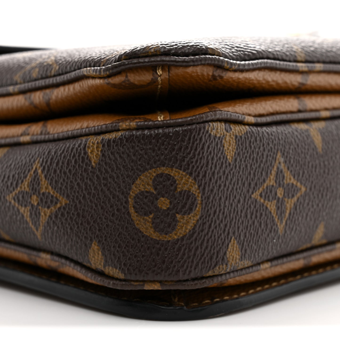 Reverse Monogram Pochette Metis