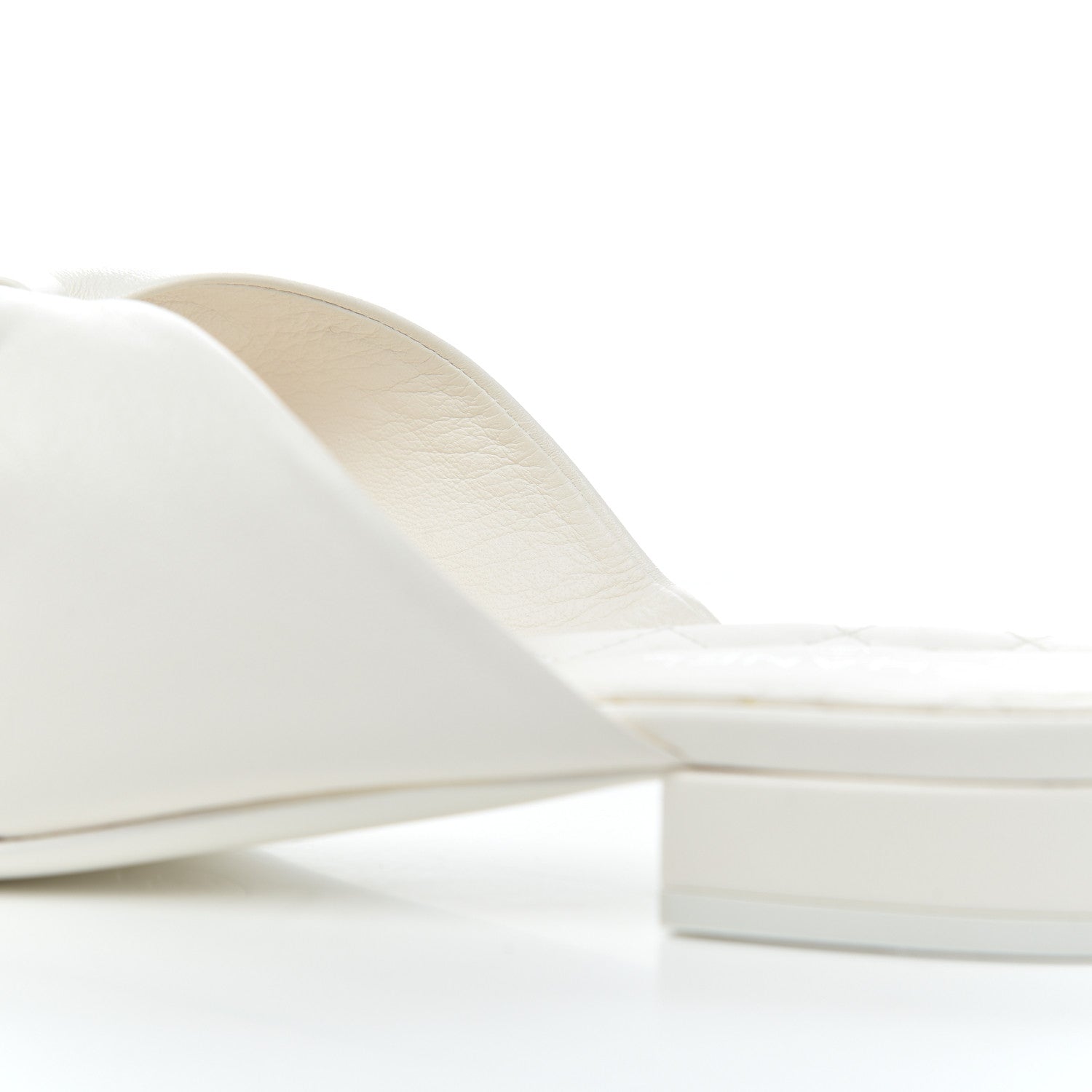 Chanel Lambskin Pearl Bow CC Flat Sandals 39.5 White 9 of 15