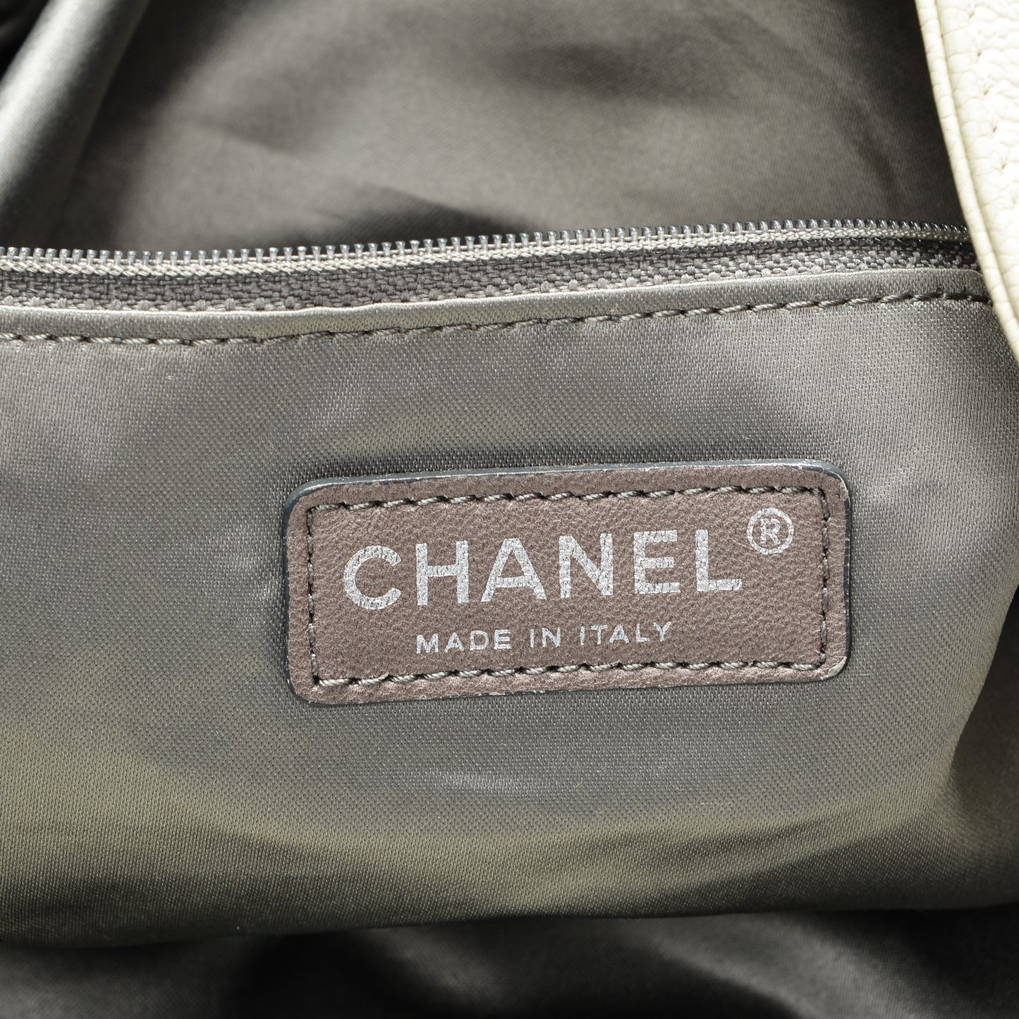Caviar Pocket In The City Tote Ivory
