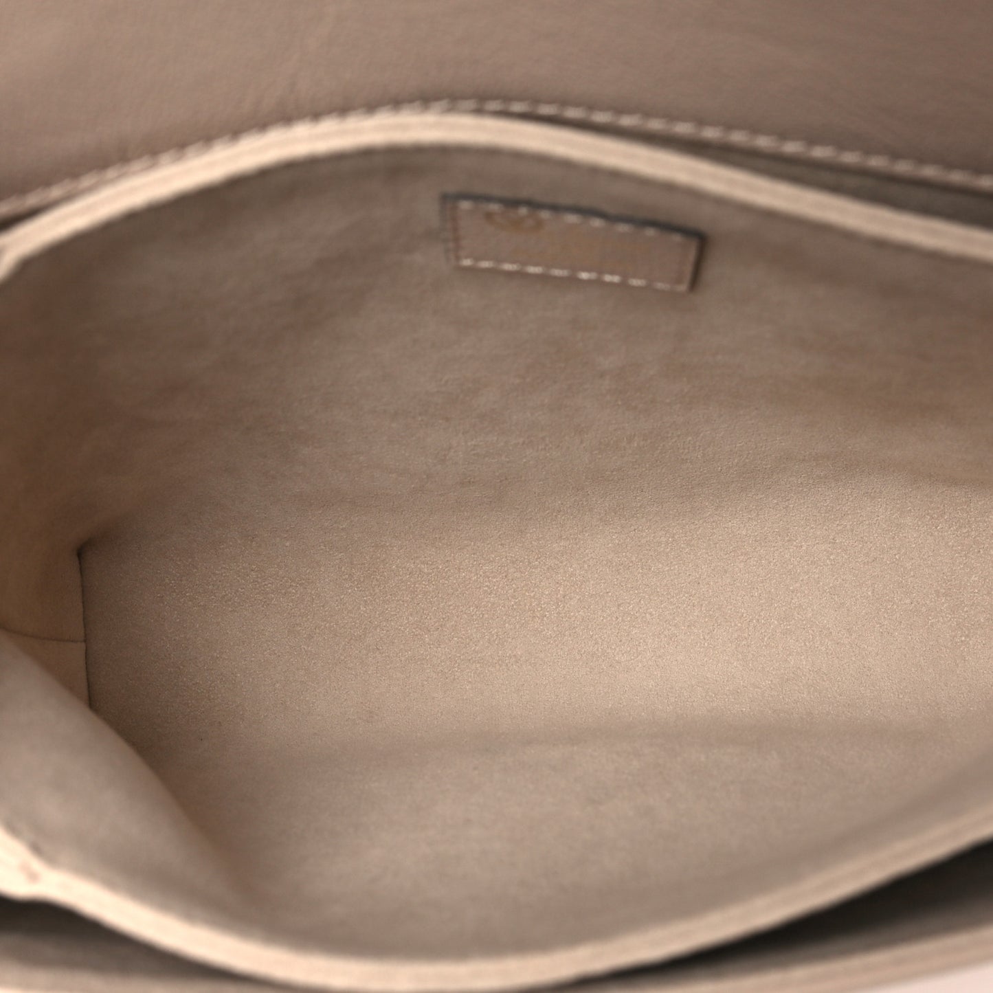 Grained Calfskin Lockme Oxford Greige