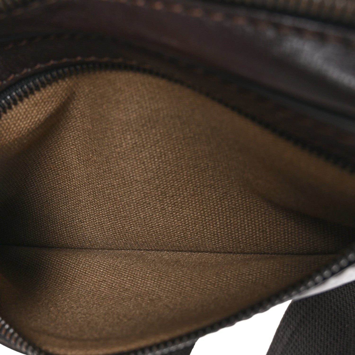 Louis Vuitton Utah Leather Sioux 6 of 12