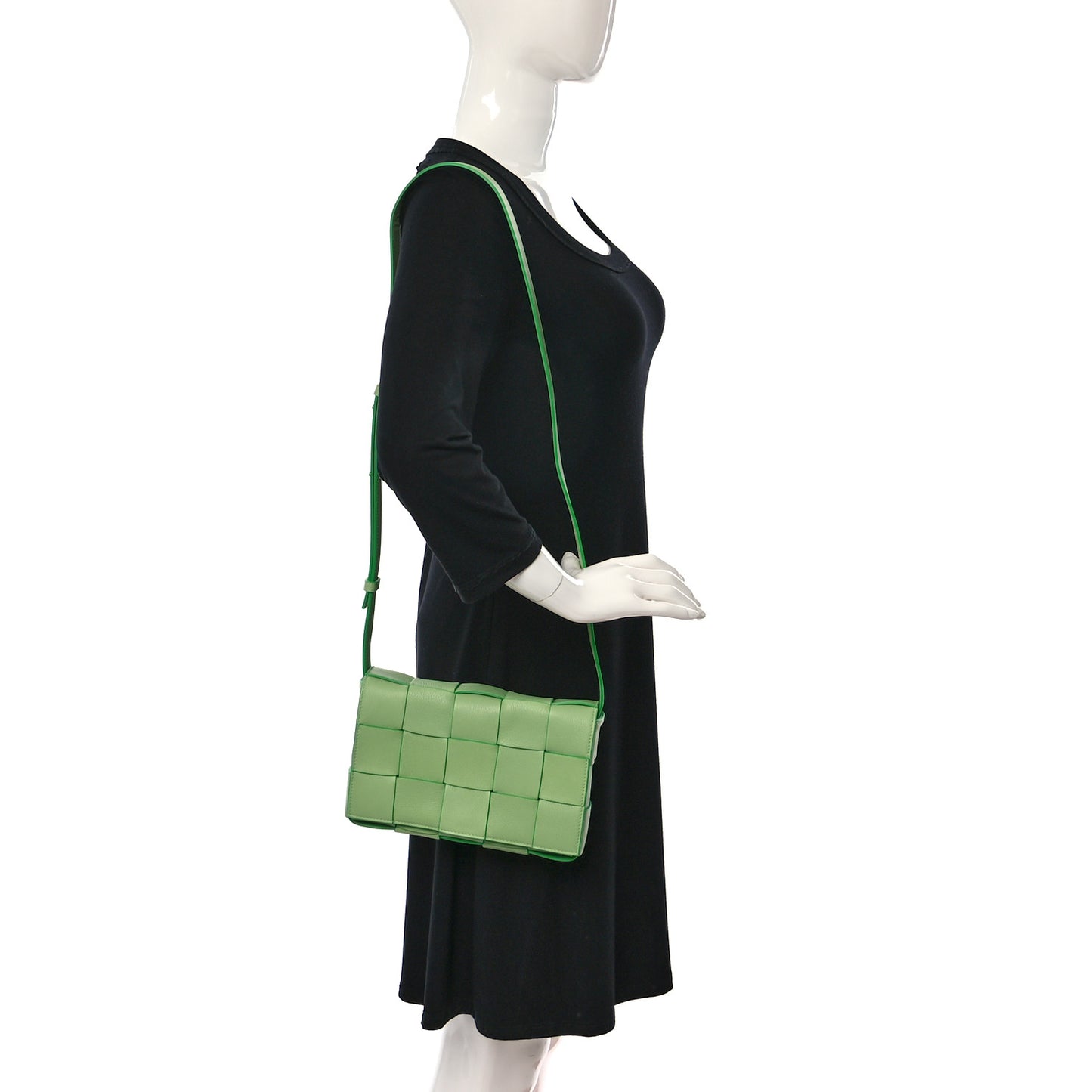 Grained Calfskin Maxi Intrecciato Cassette Crossbody Bag Pistachio
