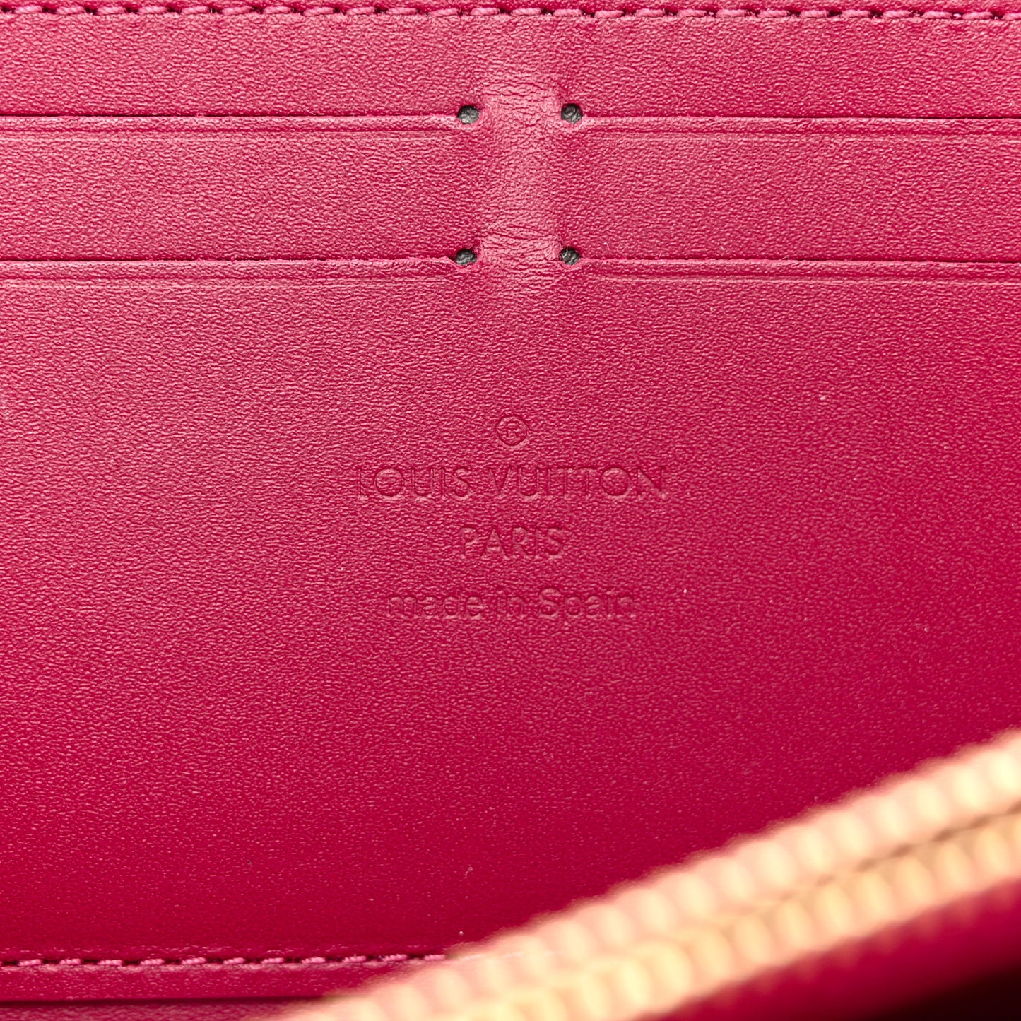 Vernis Clemence Wallet Magenta