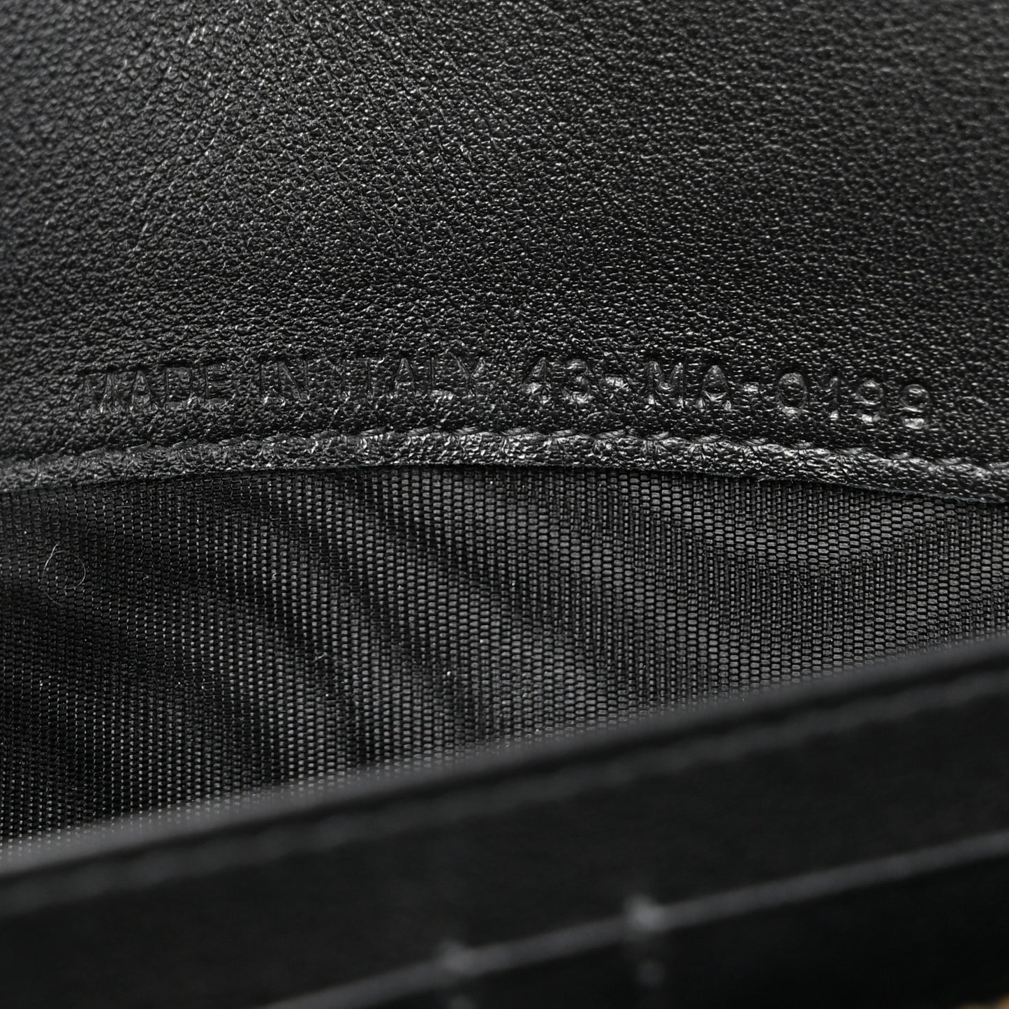 Patent 30 Montaigne Pouch Black
