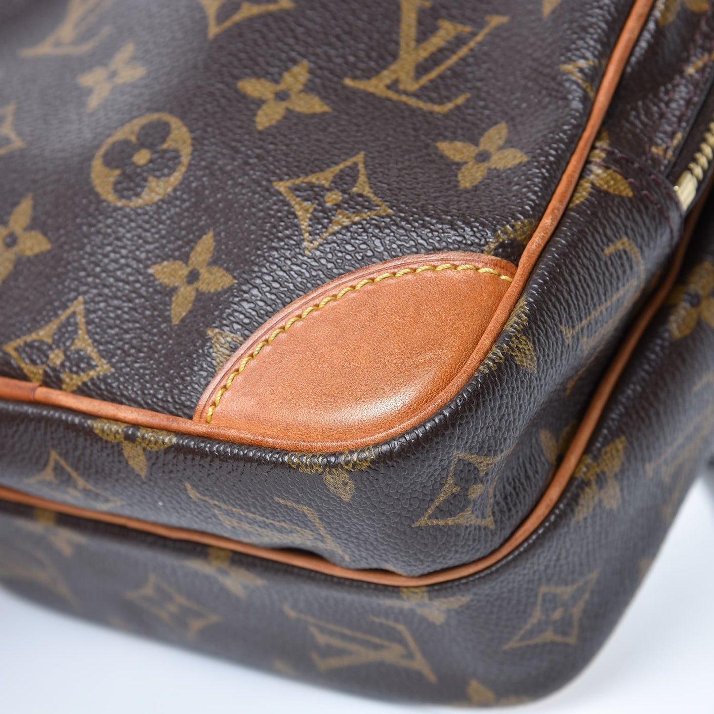Monogram Amazone