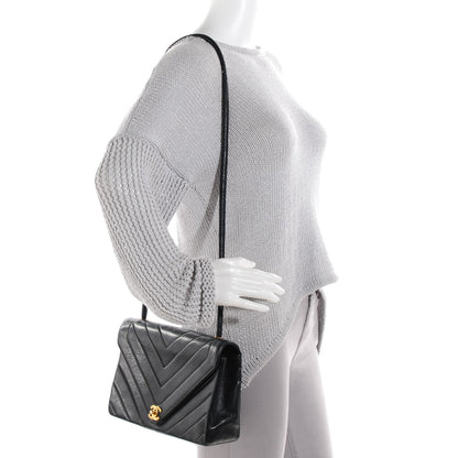 Chanel Lambskin Chevron Medium Single Flap Black 2 of 10