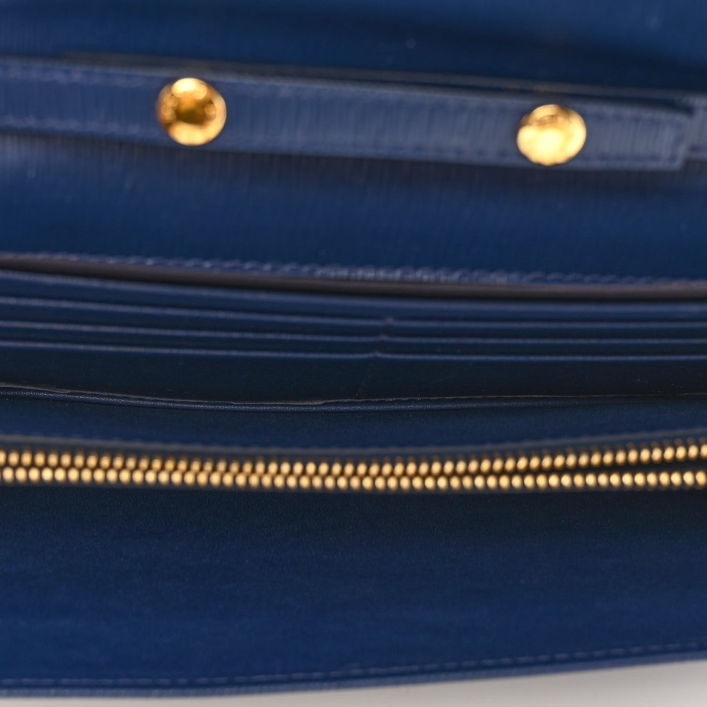 Vitello Move Metal Oro Chain Wallet Bluette