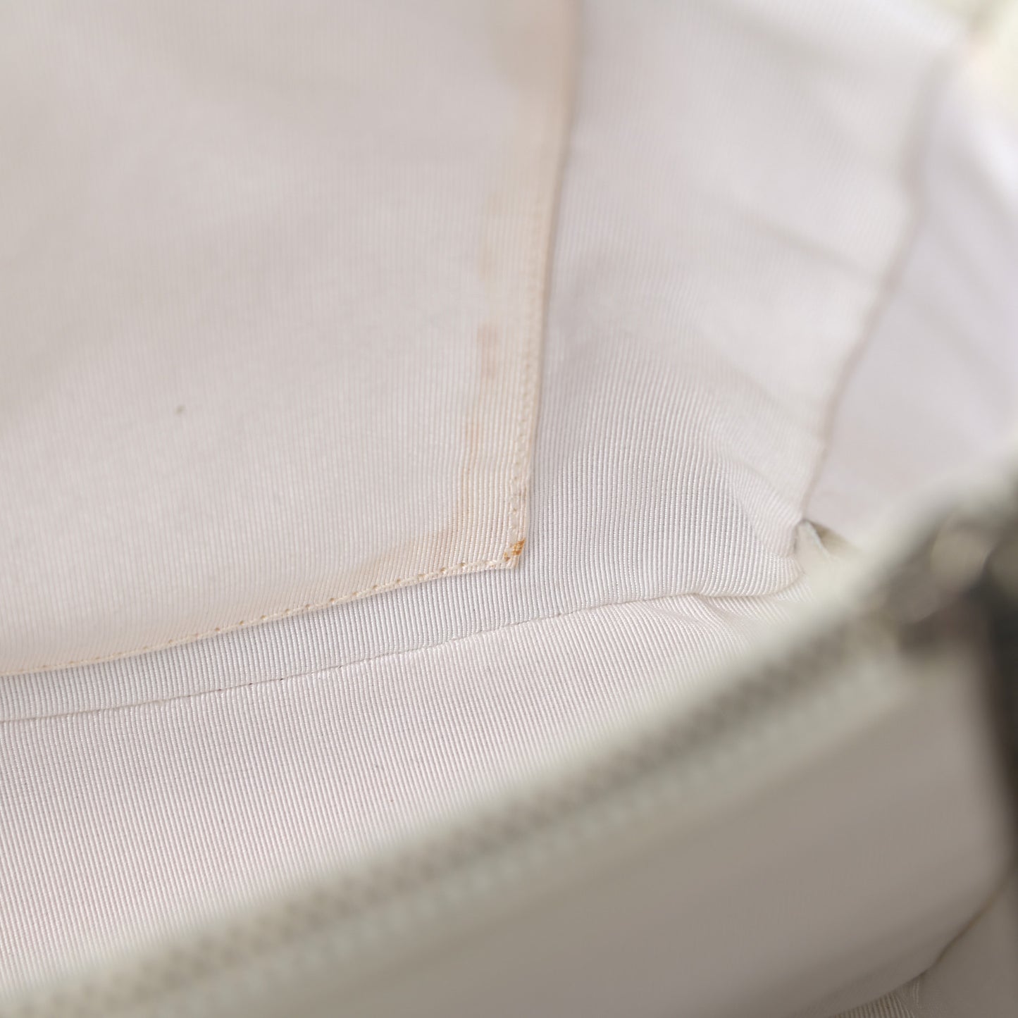 Caviar Quilted Grand Shopping Tote GST White