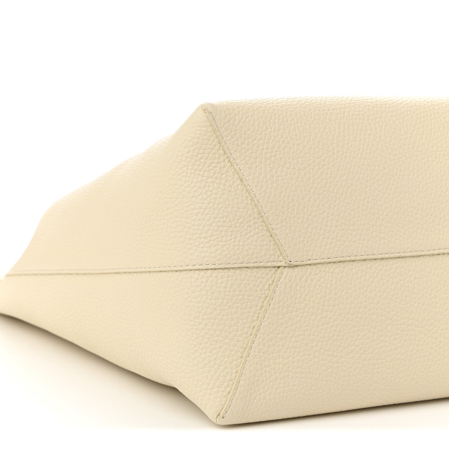 Pebbled Calfskin Everyday Cabas Avario