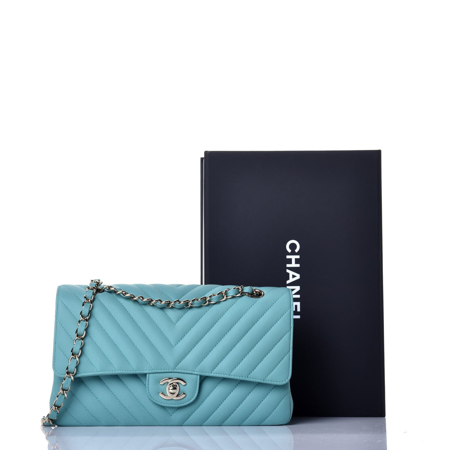 Caviar Flat Chevron Quilted Medium Double Flap Green