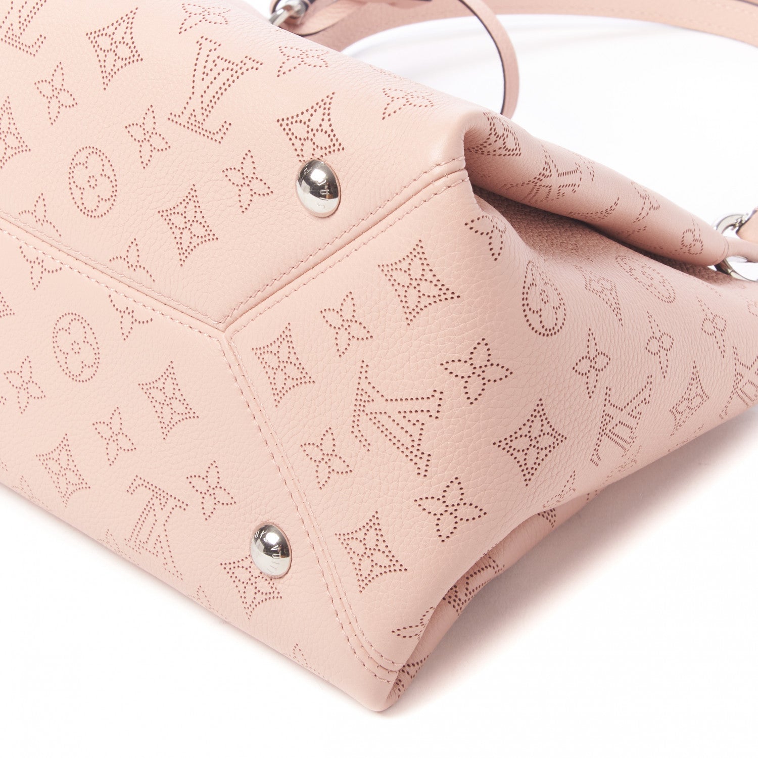 Louis Vuitton Mahina Calfskin Sevres Magnolia 4 of 8