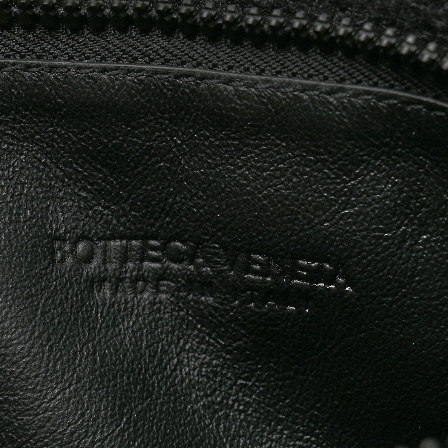 Bottega Veneta Calfskin Maxi Intrecciato Puffy Laptop Pouch Black 6 of 11