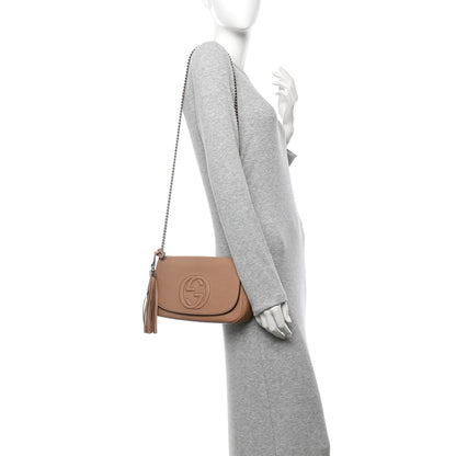 Gucci Pebbled Calfskin Medium Soho Flap Crossbody Camelia 2 of 10