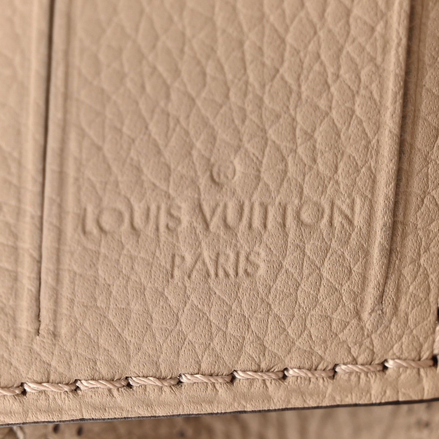 Louis Vuitton Mahina Muria Galet 6 of 9