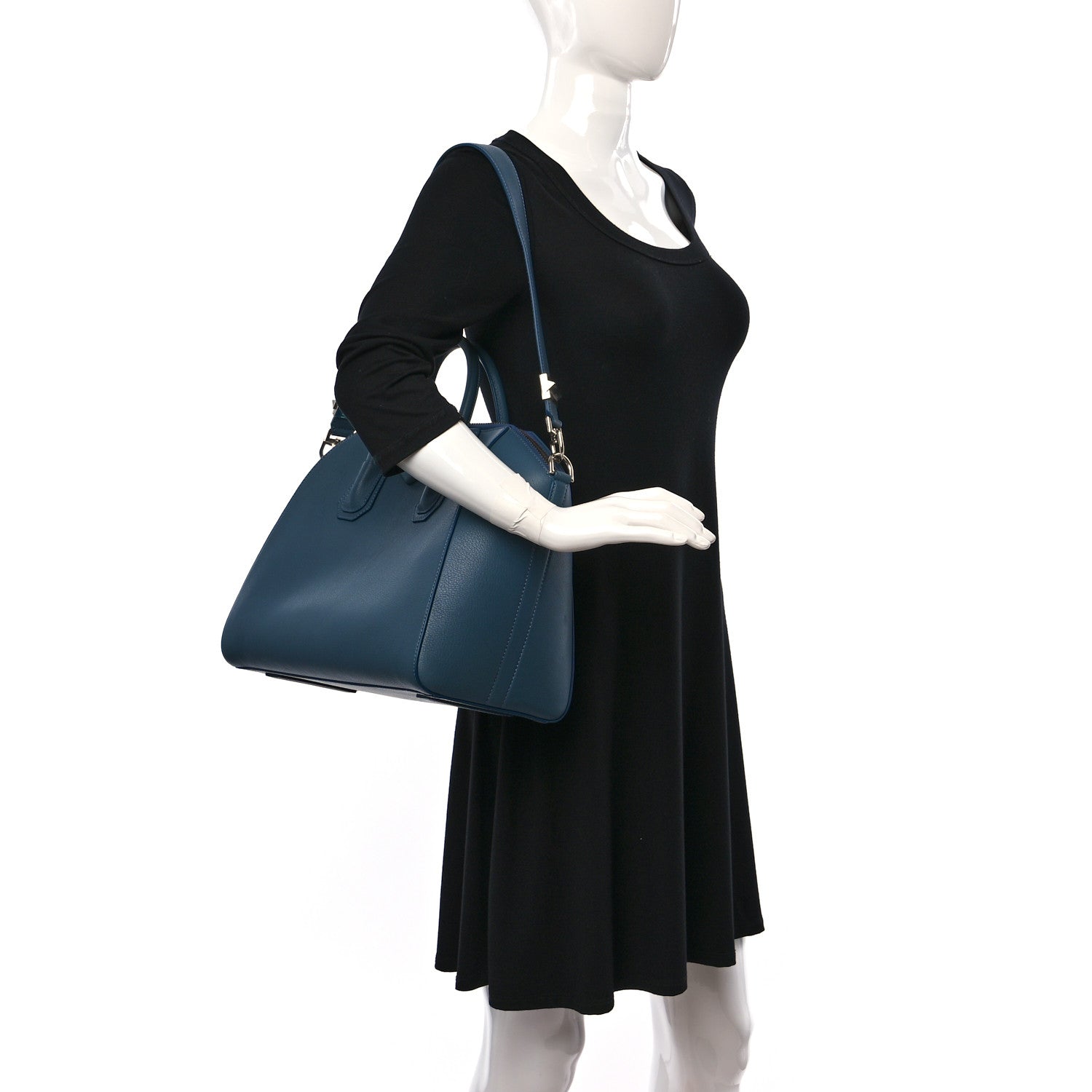 Givenchy Sugar Goatskin Medium Antigona Mineral Blue 2 of 9