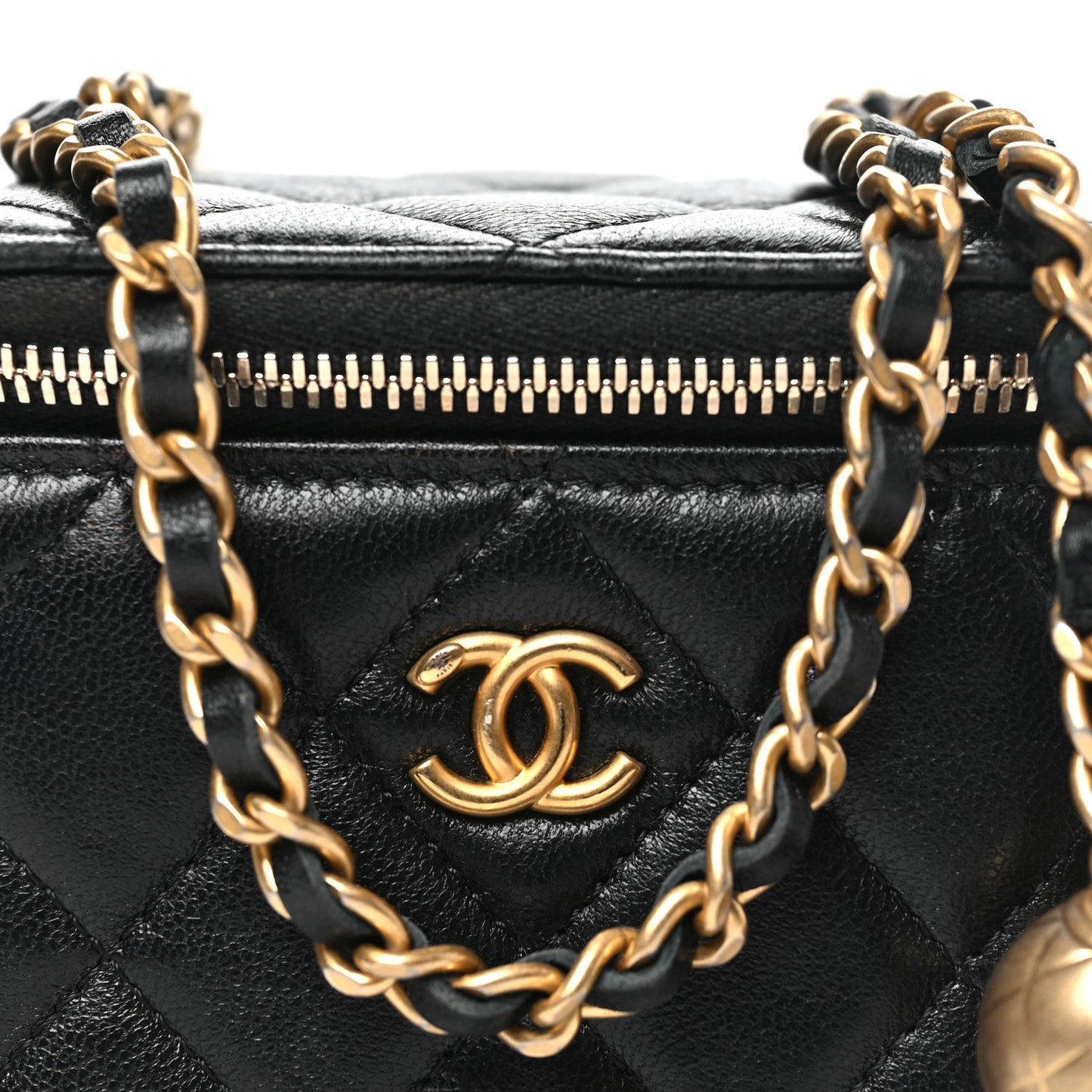 Lambskin Quilted Mini Pearl Crush Vanity Case With Chain Black