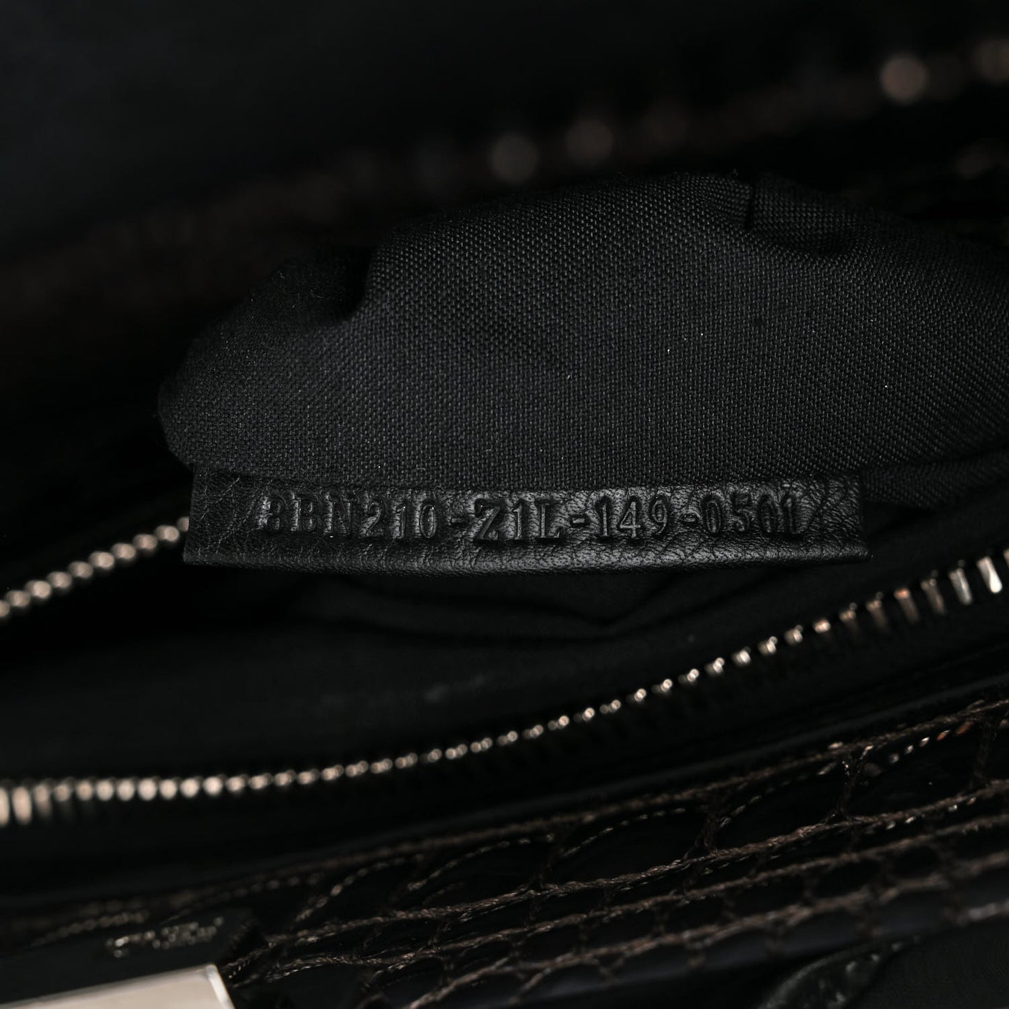 Vitello Dolce Marmol Patent Crocodile Trapuntata Large Peekaboo Iconic Satchel Black Fumo