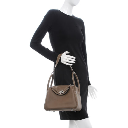 Hermes Taurillon Clemence Lindy 26 Etoupe 2 of 8