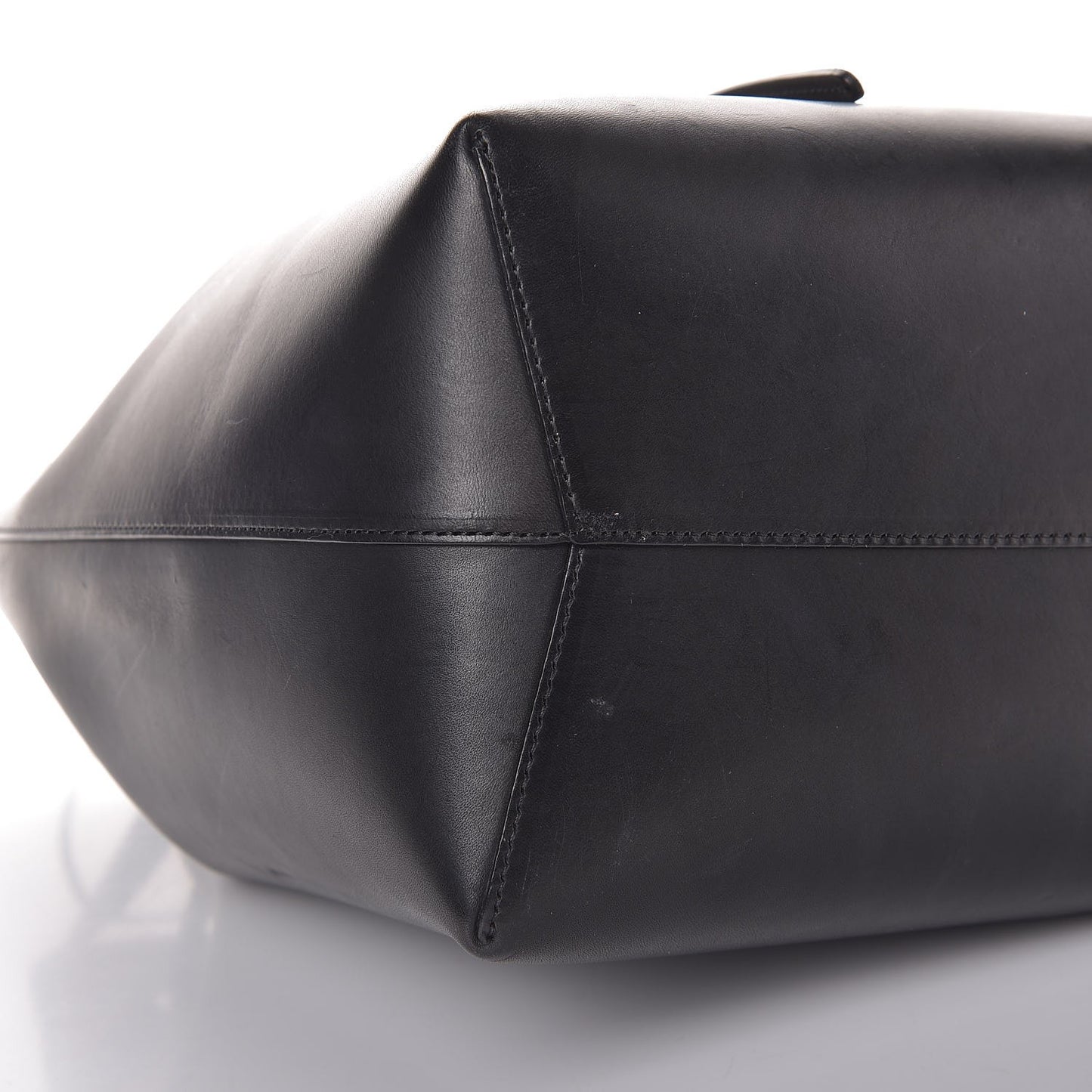 Vegetable Tanned Calfskin Bucket Bag Black Flamma
