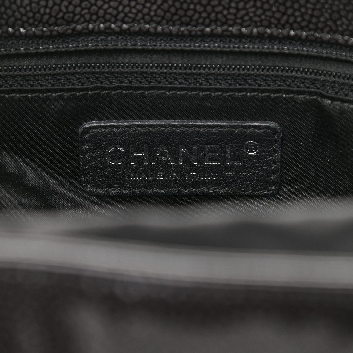 Chanel Glazed Caviar Quilted Diamond Shine Small Tote Black 8 of 11