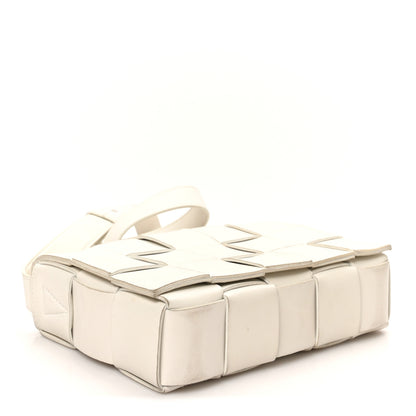 Bottega Veneta Lambskin Maxi Intrecciato Cassette Crossbody Bag White 4 of 9