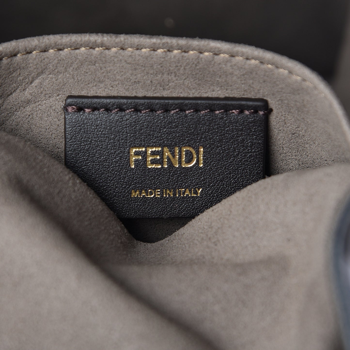 Vitello Grace F is Fendi Bi-Color FF 1974 Embossed Grande Mon Tresor Bucket Bag Maya Black Fragola