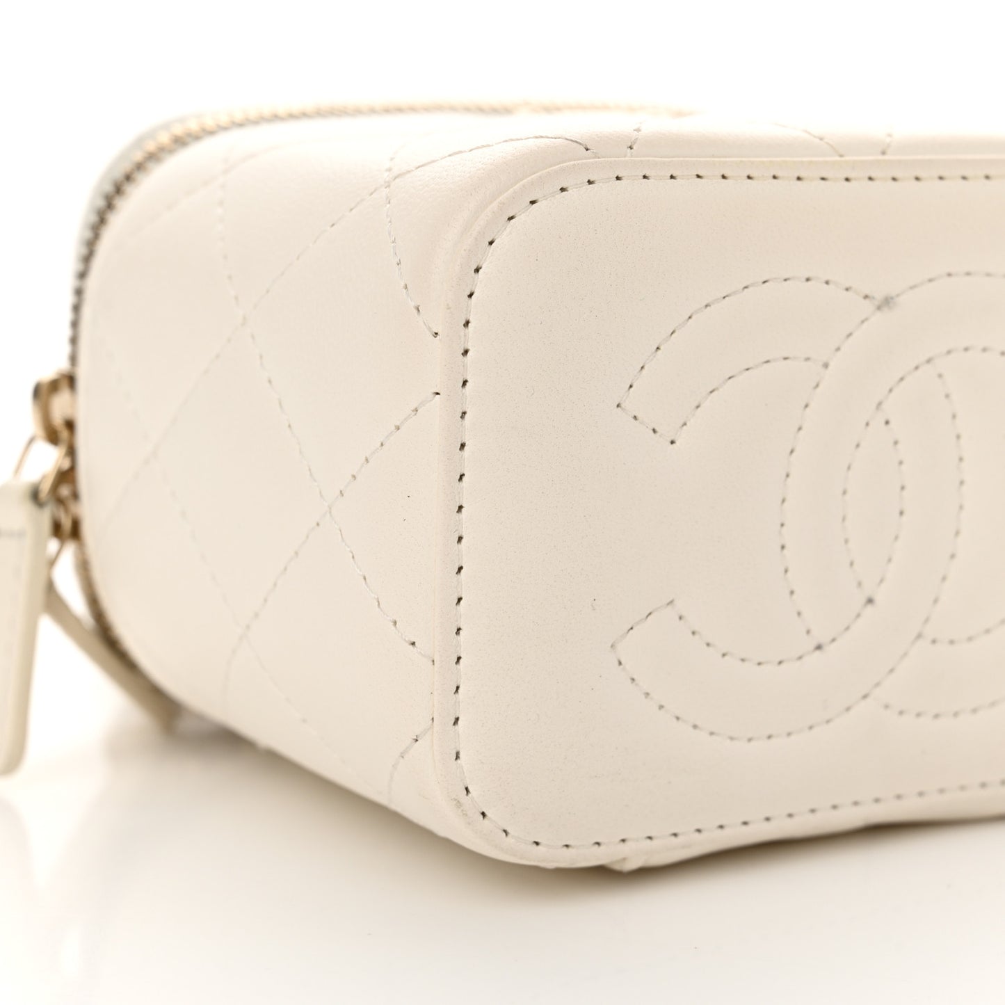 Lambskin Quilted Enamel Pearl Crush Mini Vanity Case With Chain White