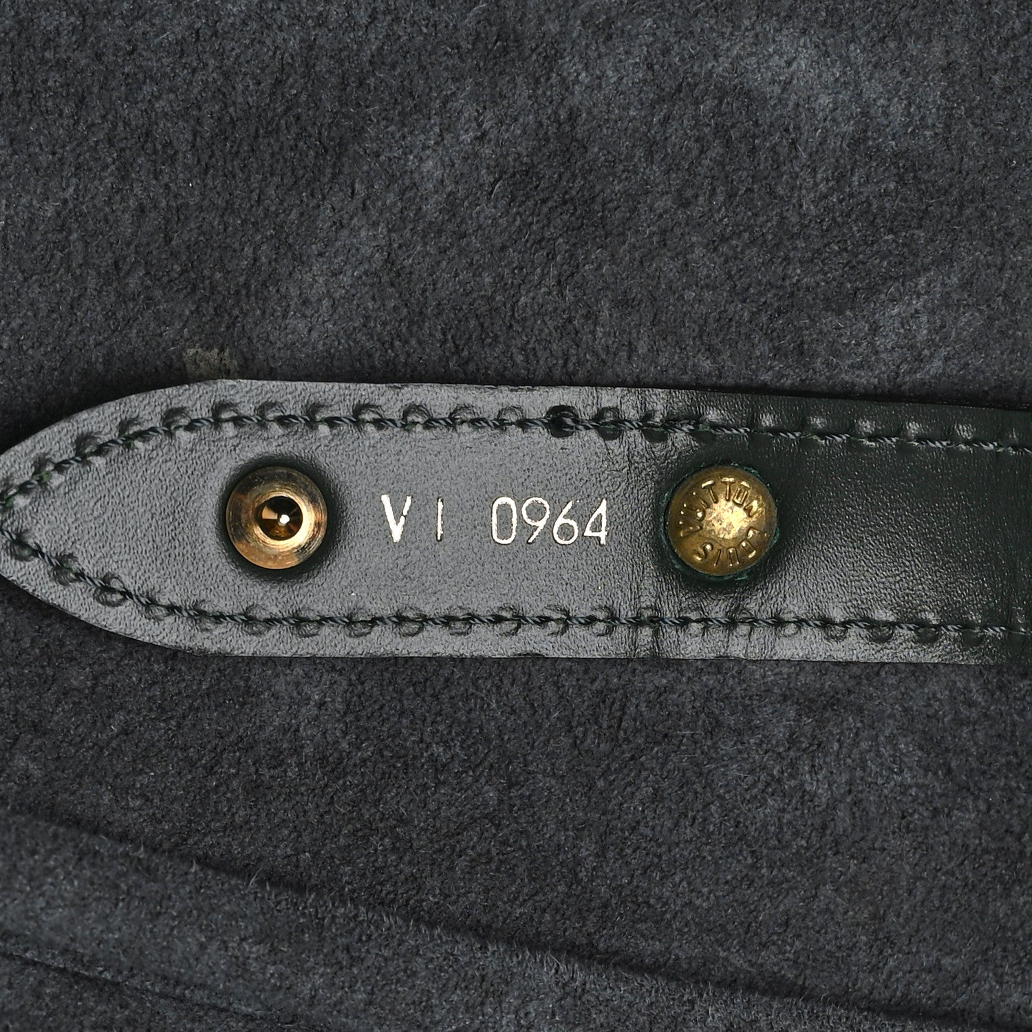 Louis Vuitton Taiga Helanga 1 Poche Epicea 7 of 11