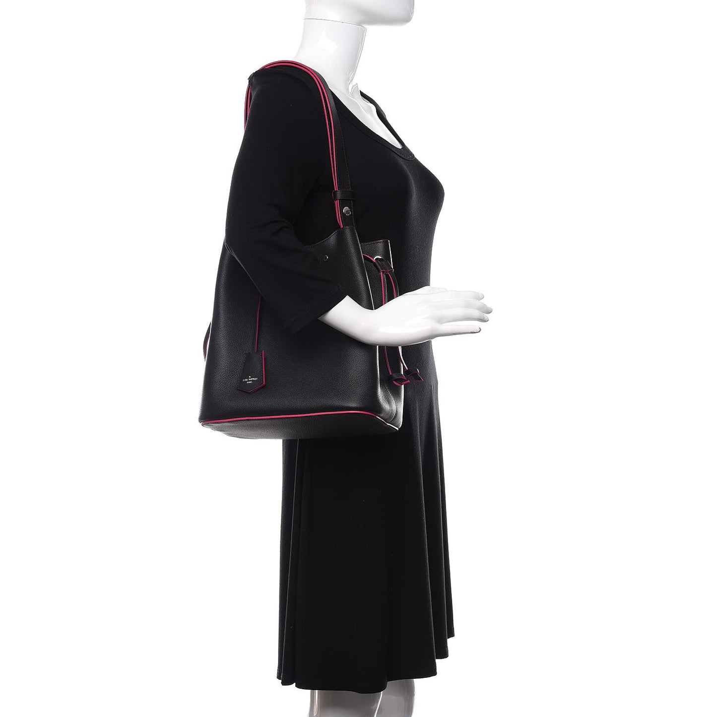 Calfskin Lockme Bucket Black