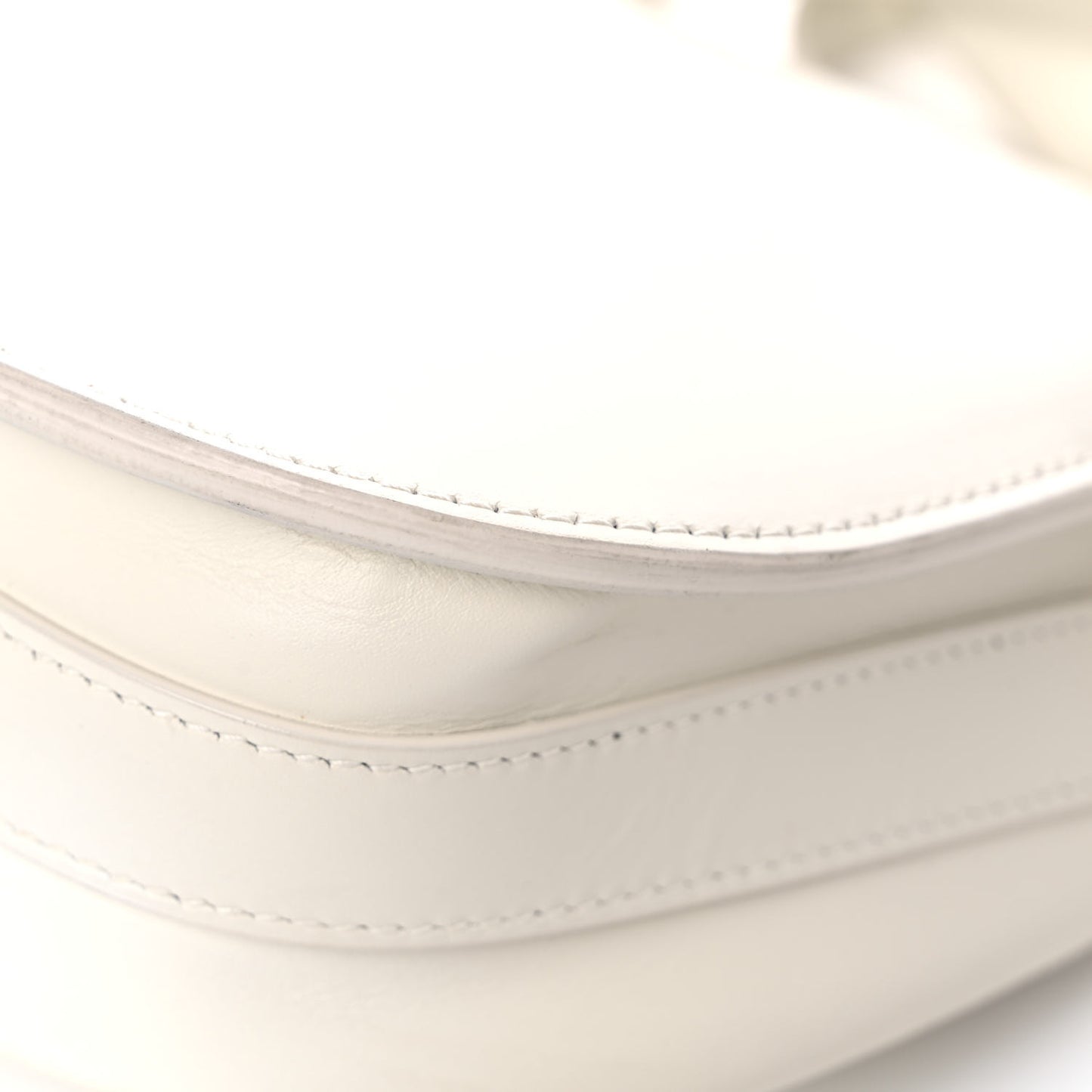 Box Calfskin Medium Bobby Flap Latte