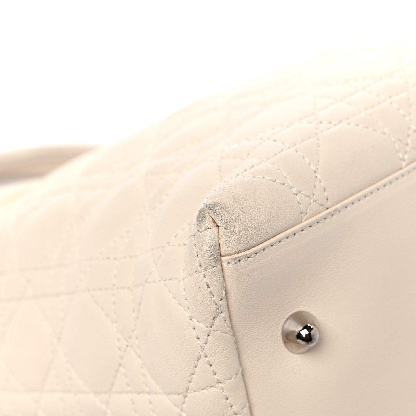 Lambskin Cannage Medium Soft Lady Dior Beige