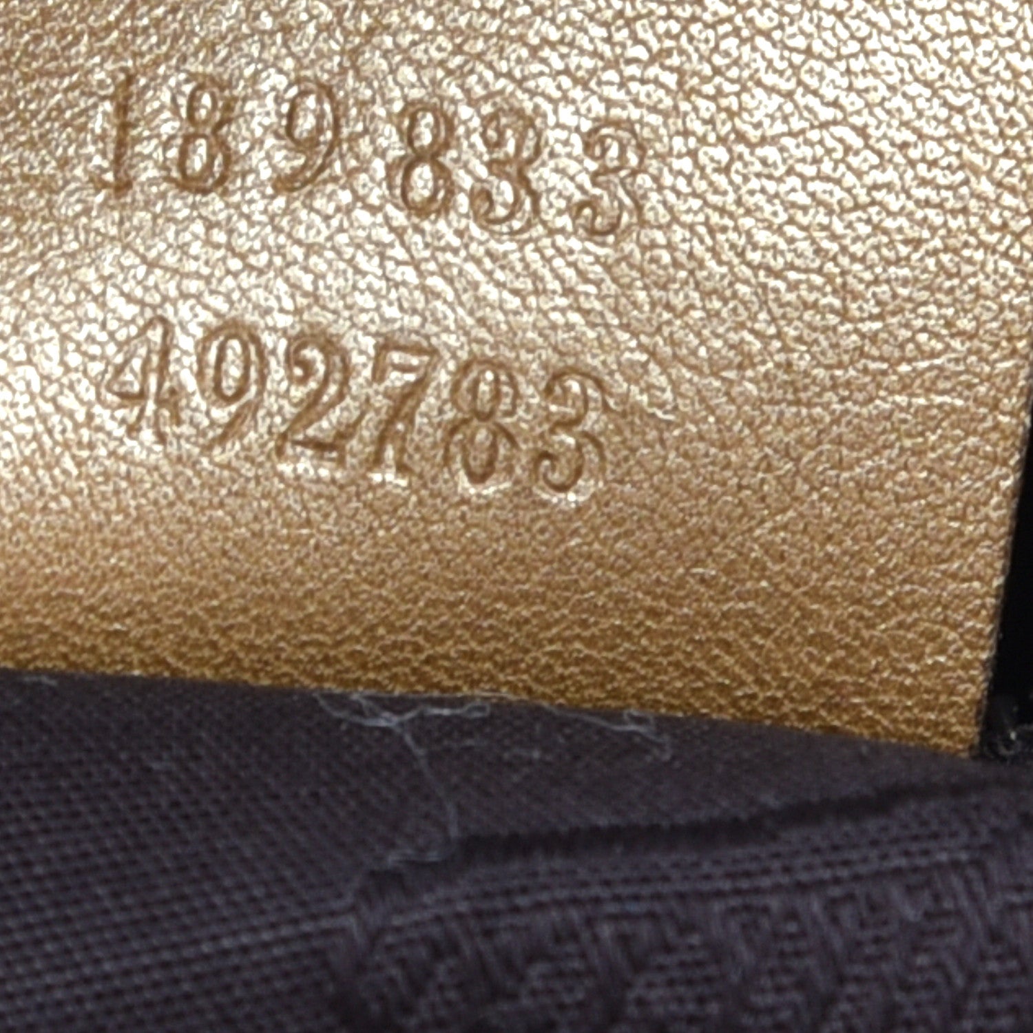 Gucci Metallic Guccissima Large D Gold Ring Hobo Gold 7 of 13