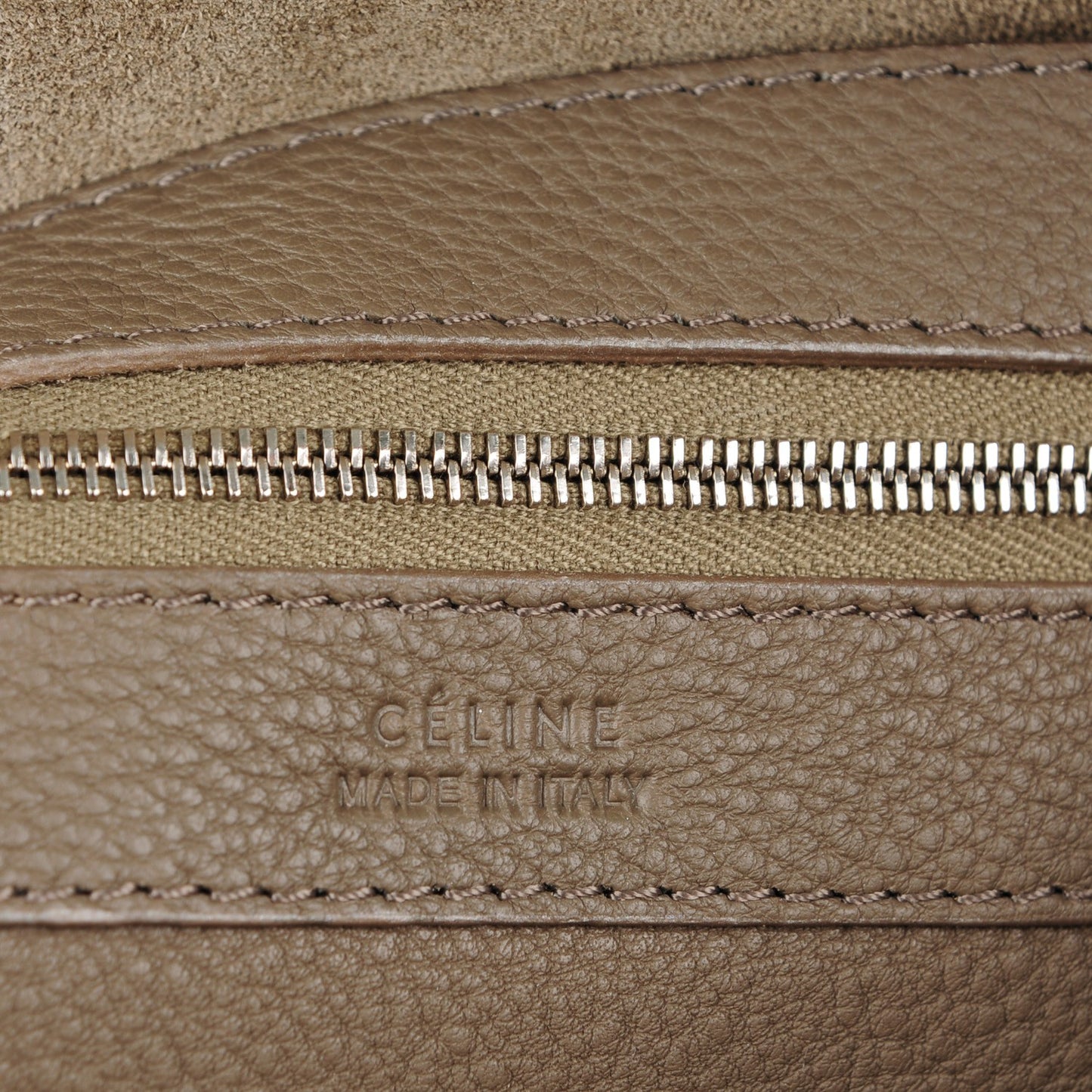Soft Grained Calfskin Medium Phantom Luggage Cabas Souris