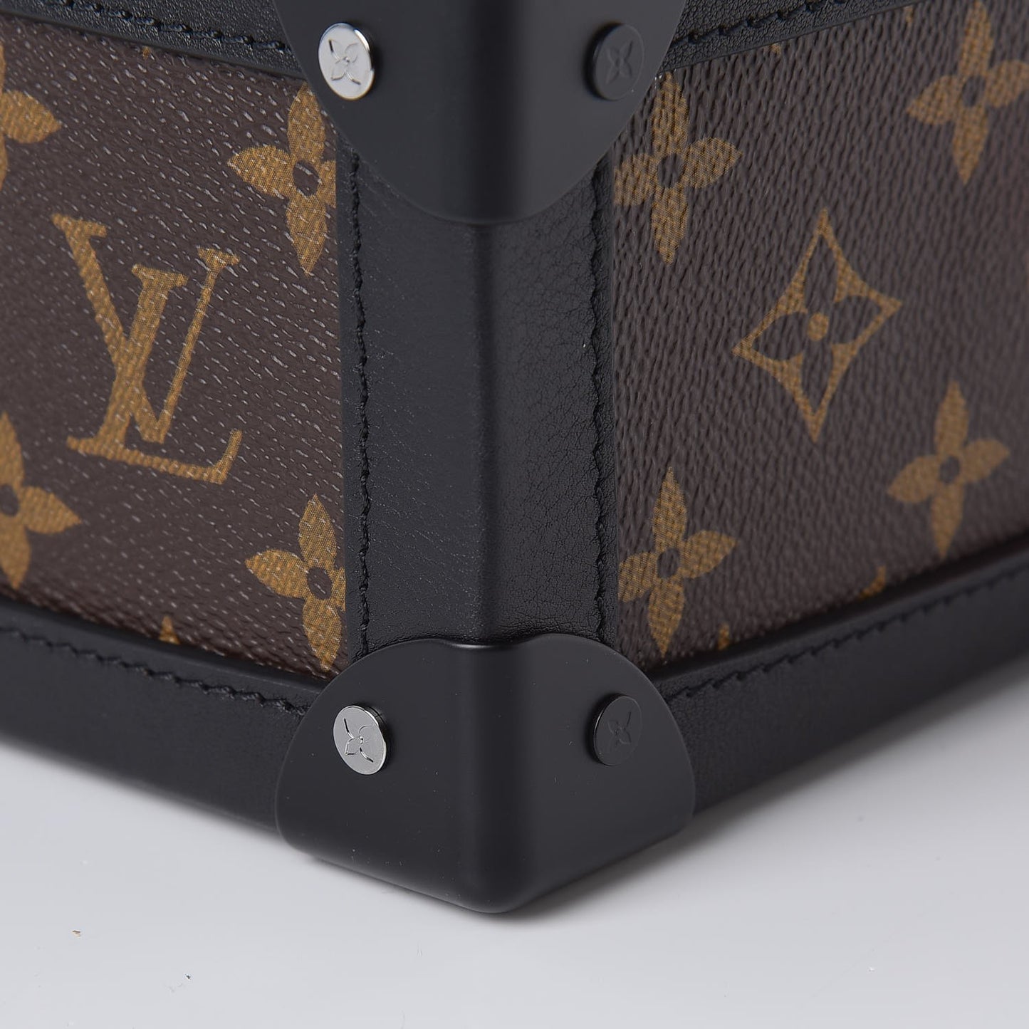 Monogram Solar Ray Soft Trunk